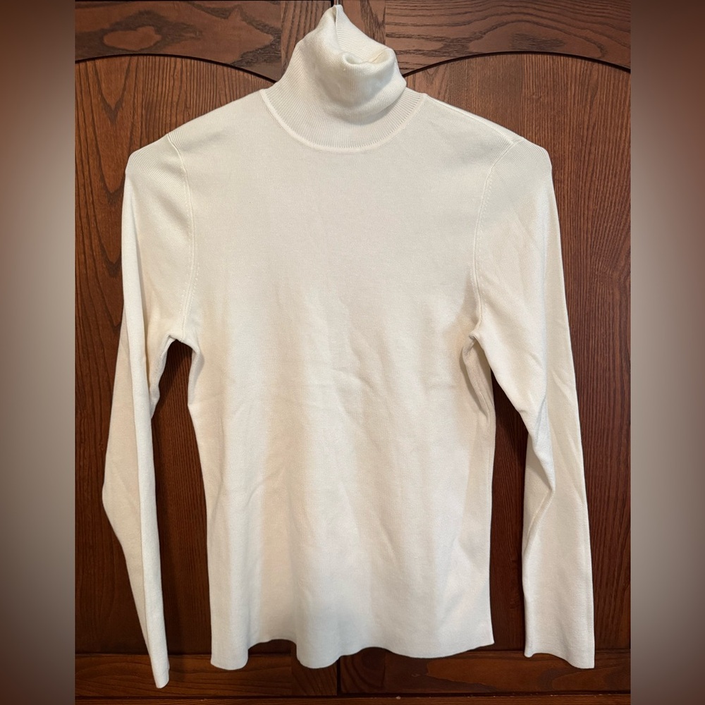 Chico’s white t-neck